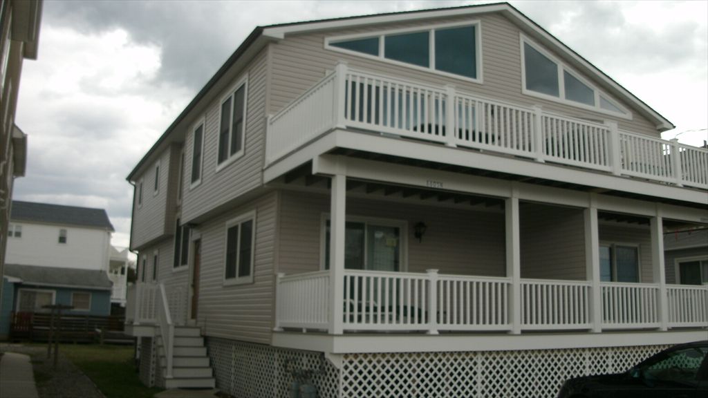 6605 Central Avenue. - 