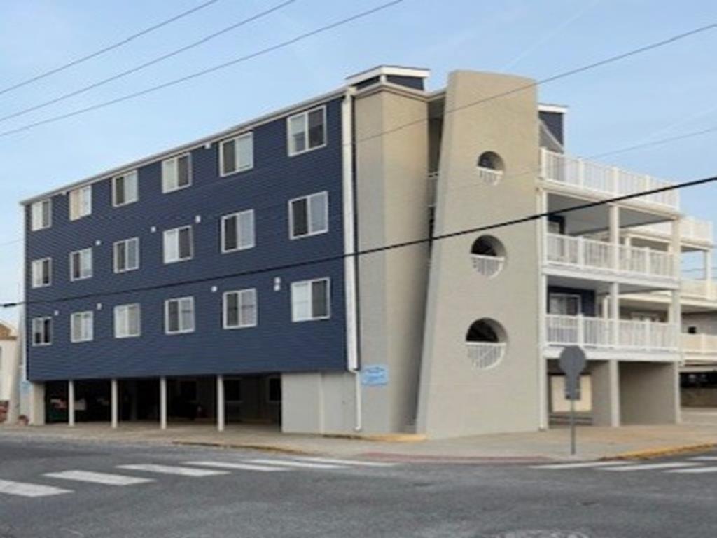 17 42nd Street - 