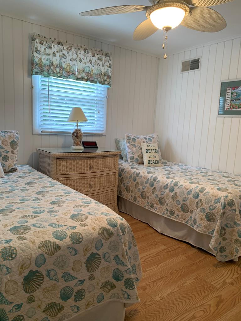 9 E Mississippi Avenue, Haven Beach (Ocean Side)