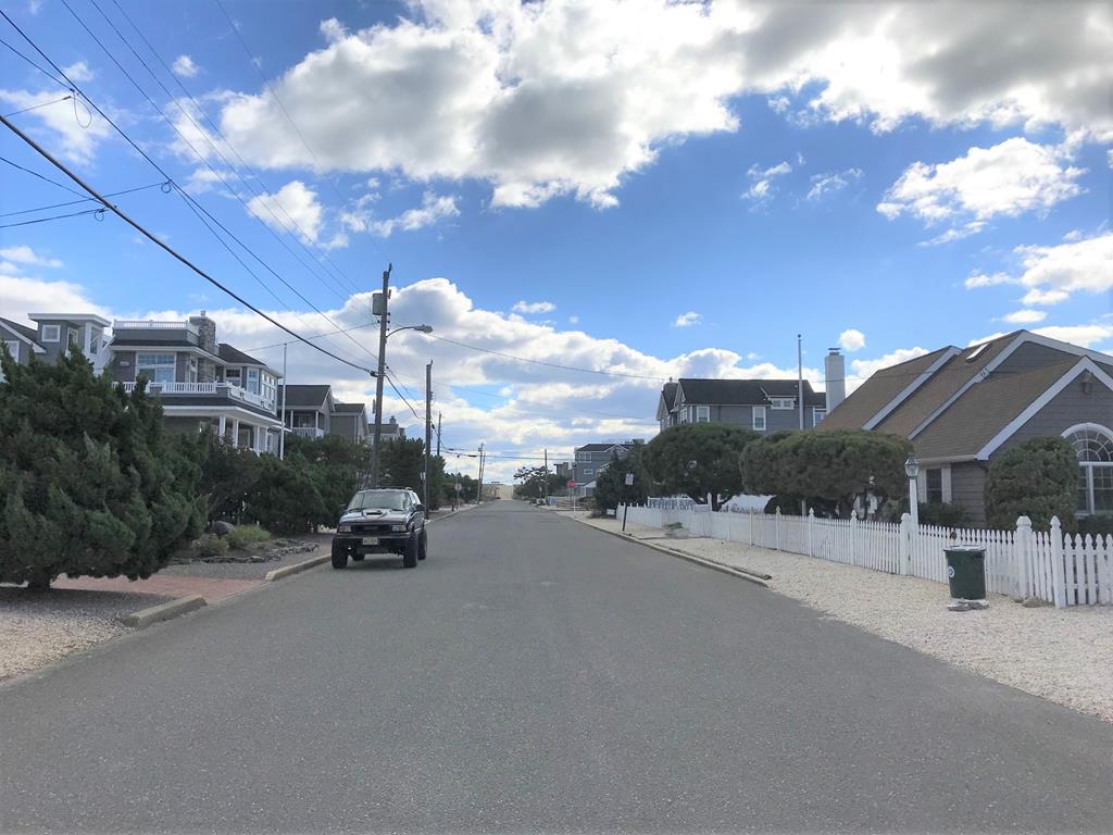 9 E Mississippi Avenue, Haven Beach (Ocean Side)