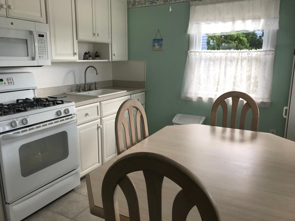 9 E Mississippi Avenue, Haven Beach (Ocean Side)