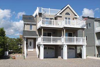 11504 Beach Avenue, Haven Beach