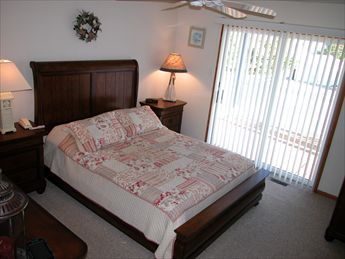 11504 Beach Avenue, Haven Beach (Ocean Side)