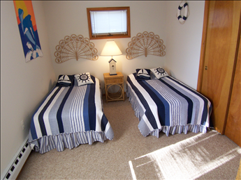 11504 Beach Avenue, Haven Beach (Ocean Side)