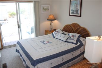 11504 Beach Avenue, Haven Beach (Ocean Side)