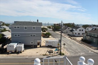 11504 Beach Avenue, Haven Beach (Ocean Side)