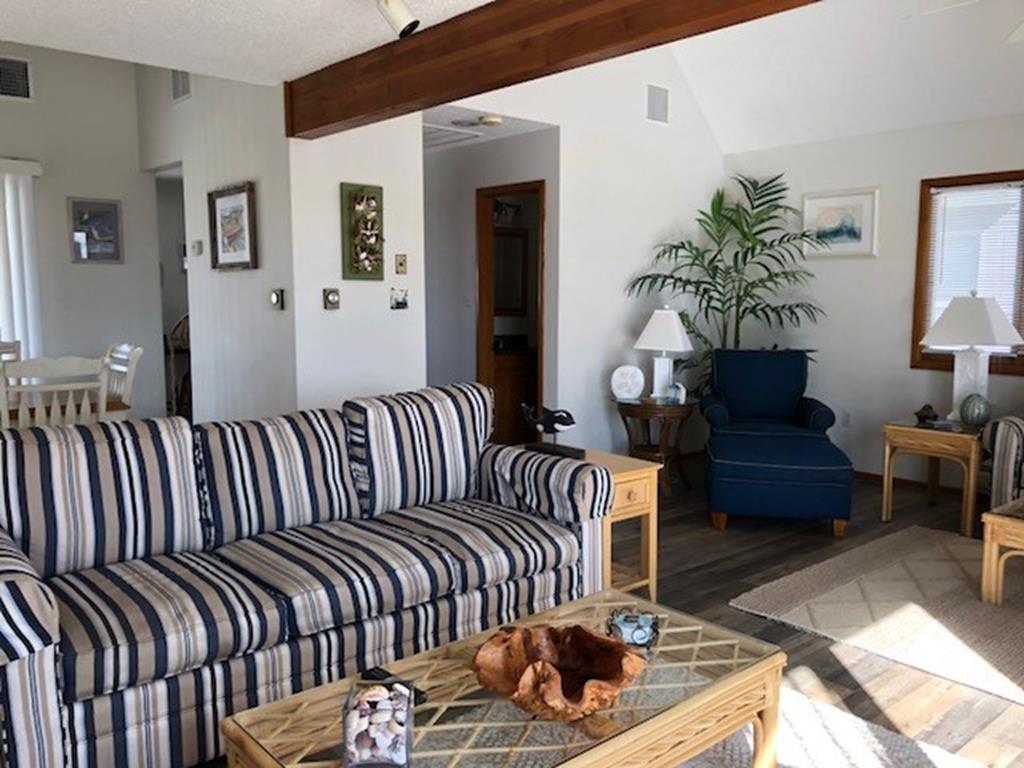 11504 Beach Avenue, Haven Beach (Ocean Side)