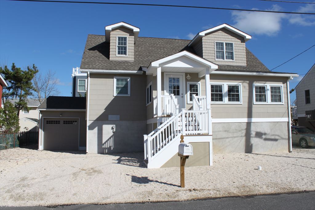 13 W Lavenia Avenue, Beach Haven Crest