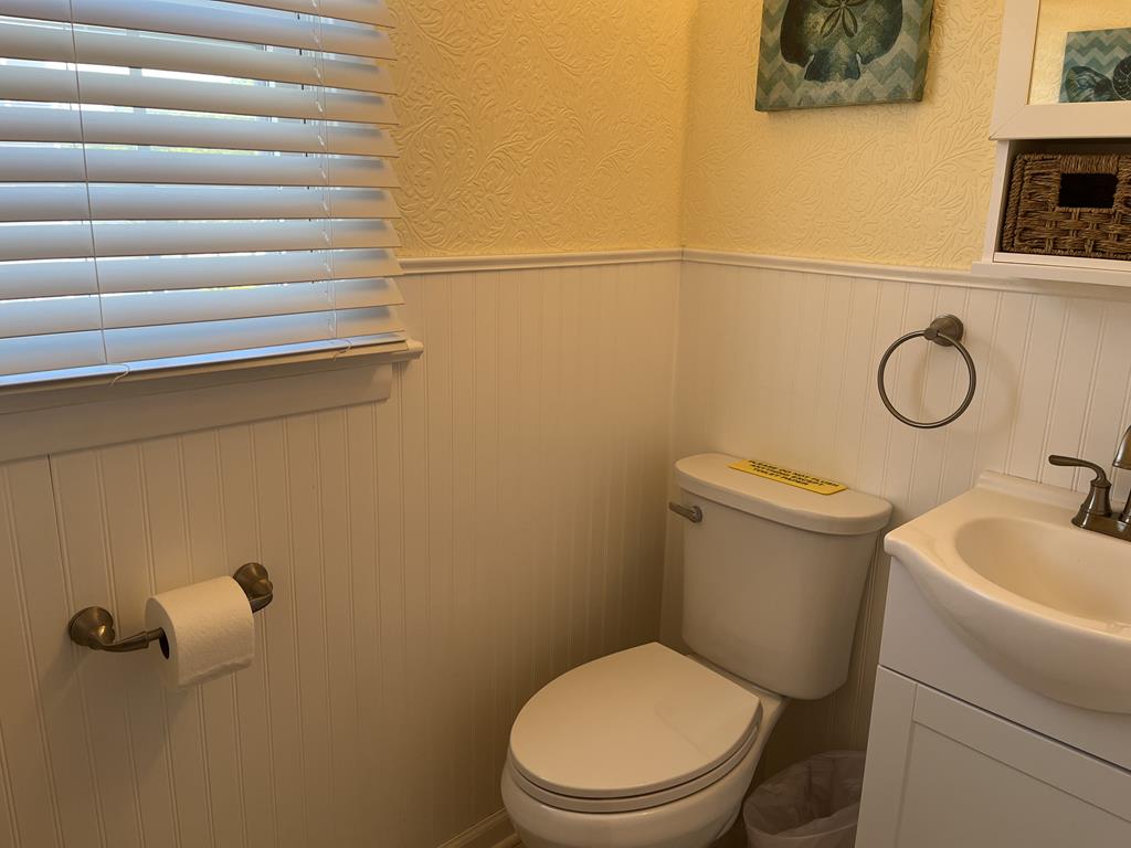 810 Beach Avenue, Beach Haven (Ocean Side)