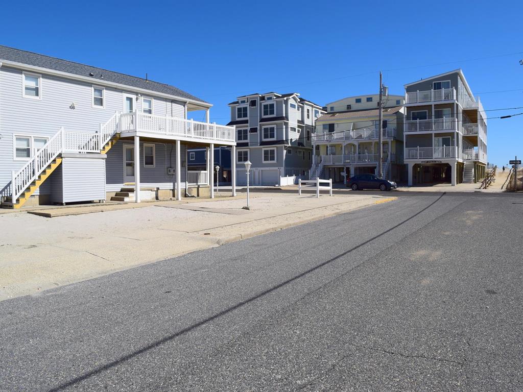 7712 Pleasure Avenue, Sea Isle City (Beach Block)