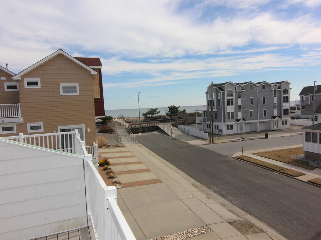 25 33rd Street, Sea Isle City (Beach Block)