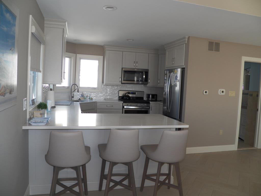 8 59th Street - Picture 