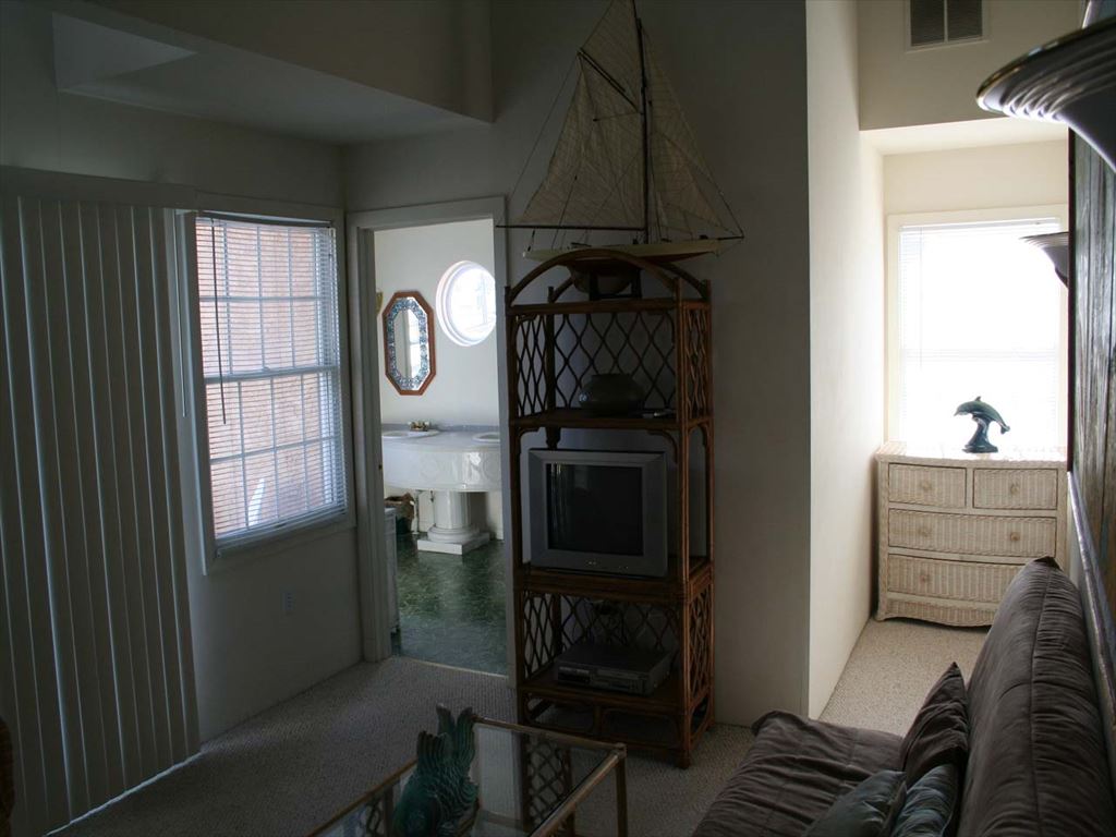 7904 Central Avenue - Picture 