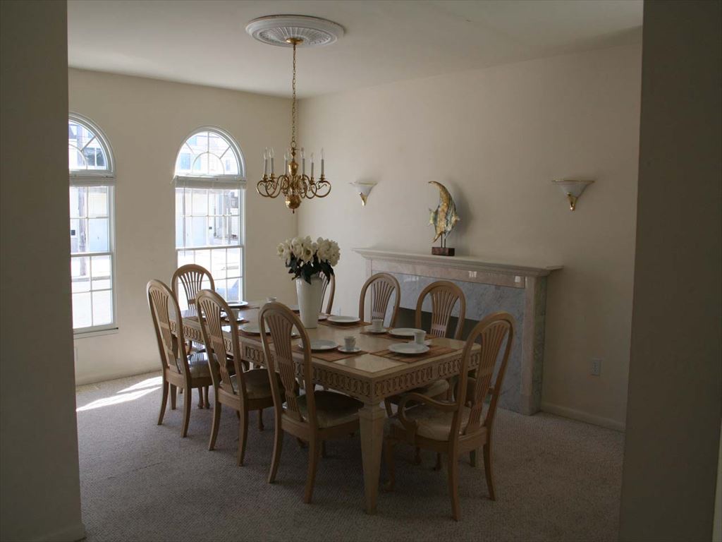 7904 Central Avenue - Picture 