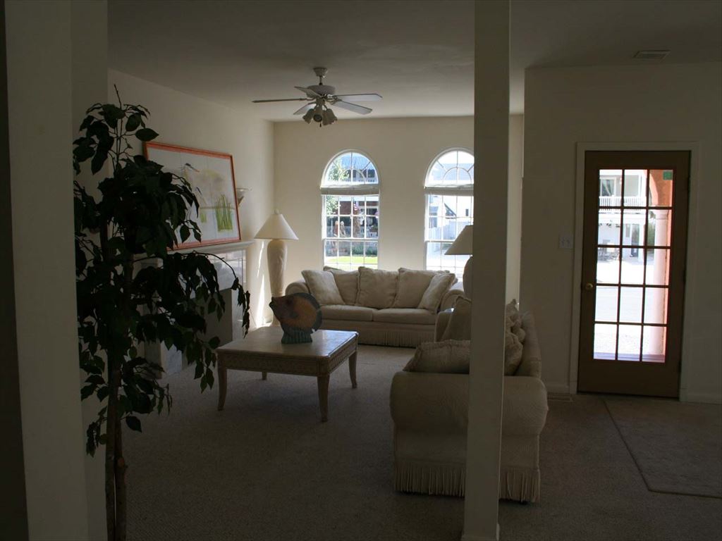7904 Central Avenue - Picture 