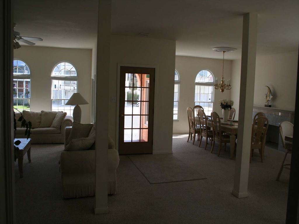 7904 Central Avenue - Picture 