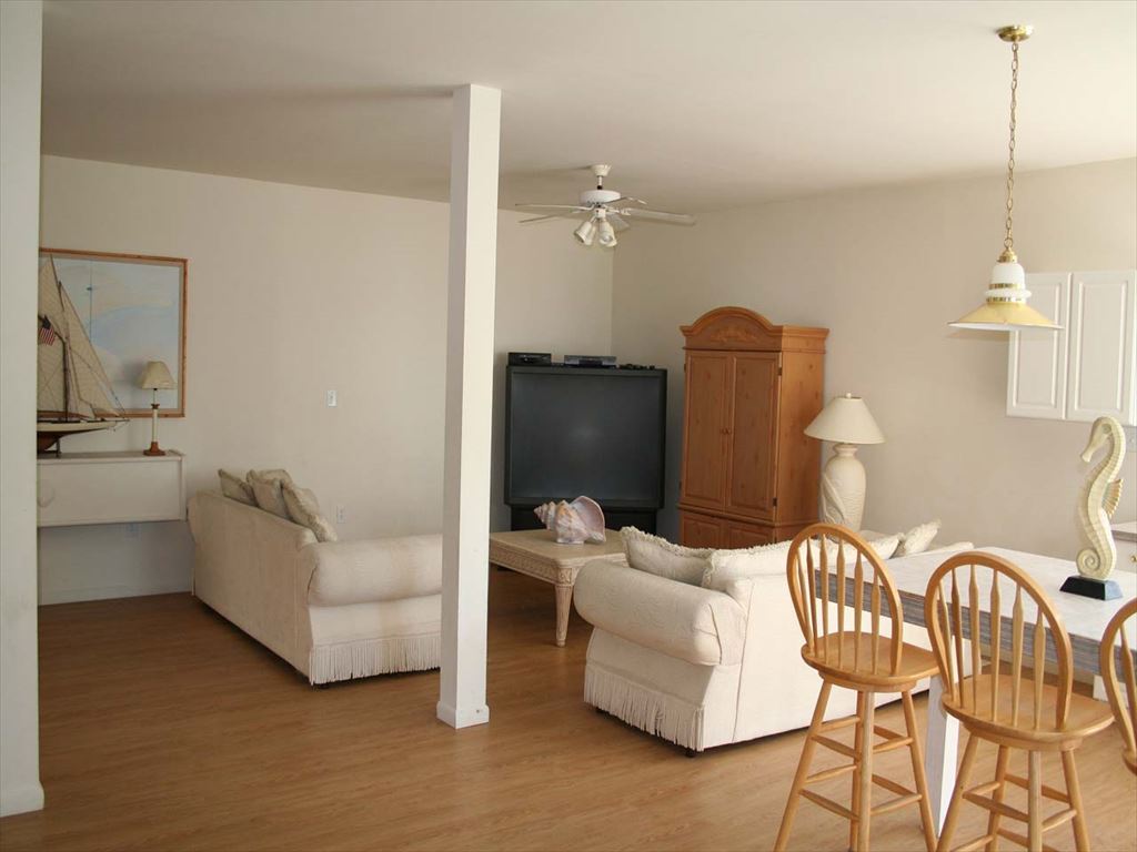 7904 Central Avenue - Picture 