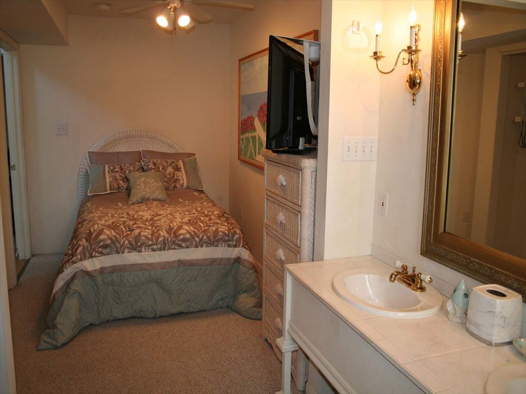 7904 Central Avenue - Picture 