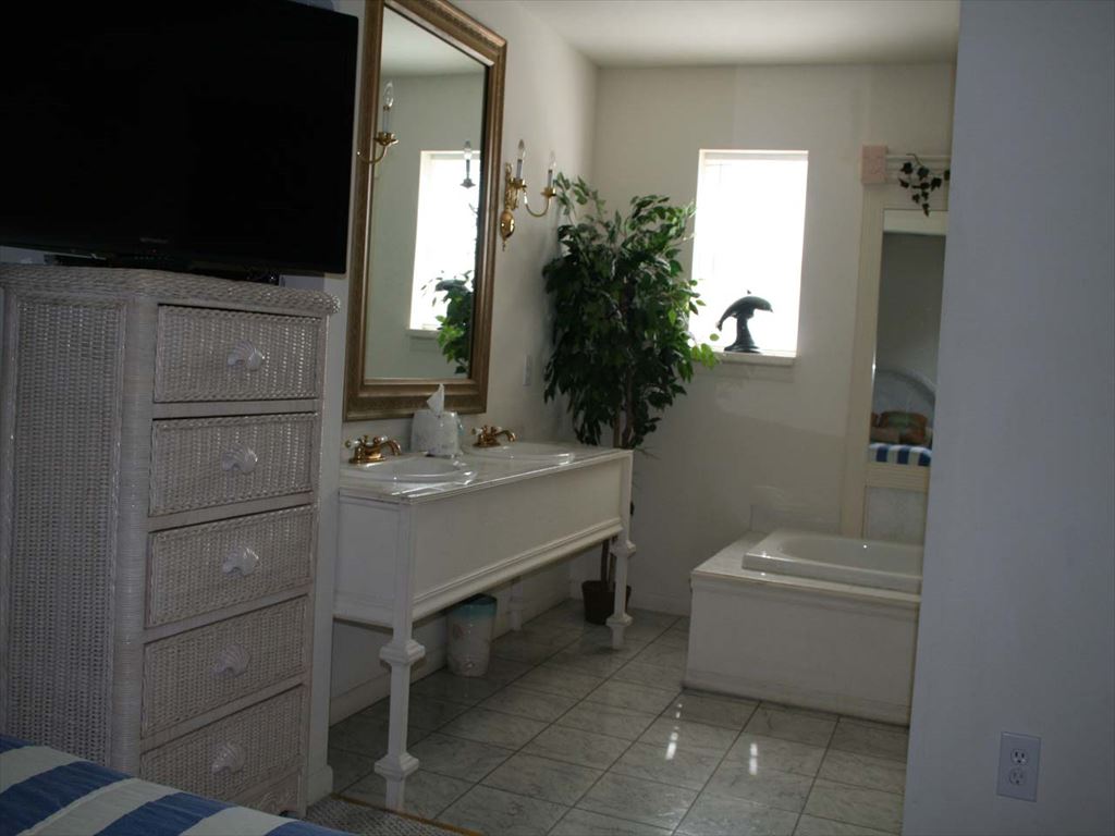 7904 Central Avenue - Picture 