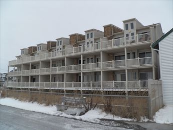 4400 Beach - Picture 