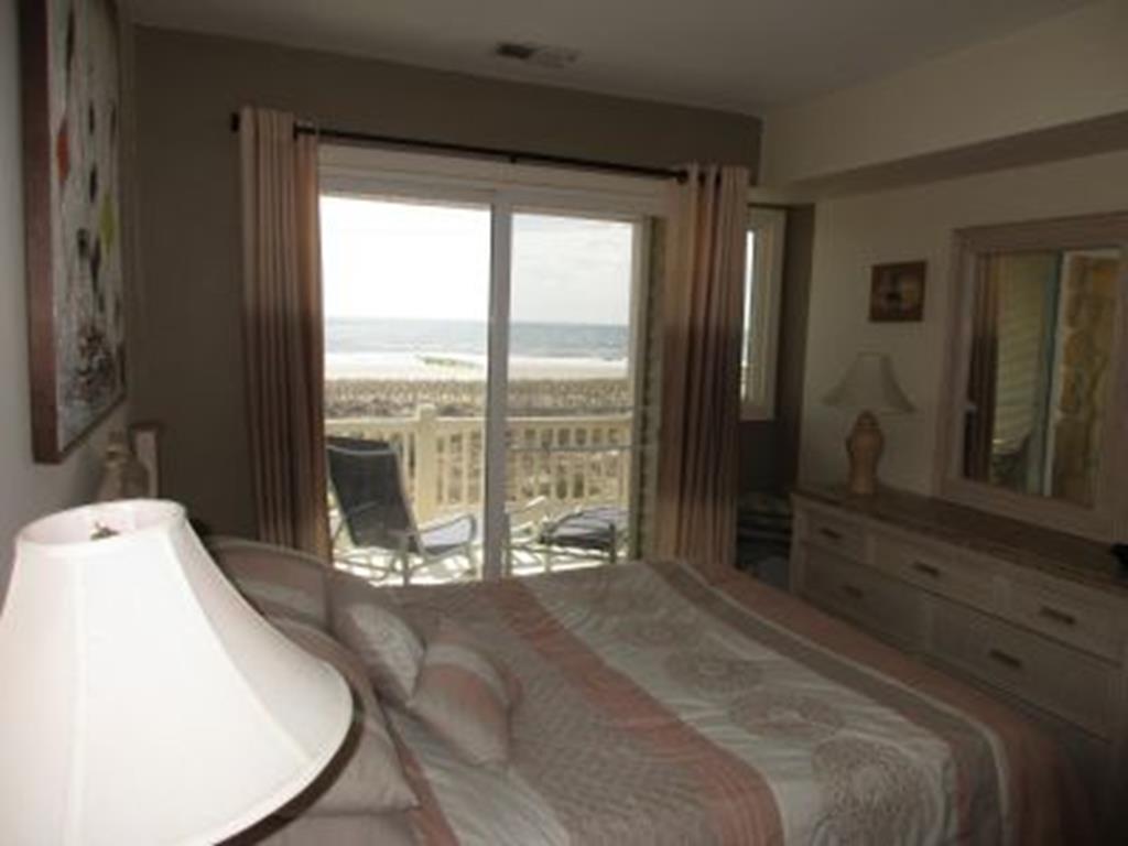 4400 Beach - Picture 
