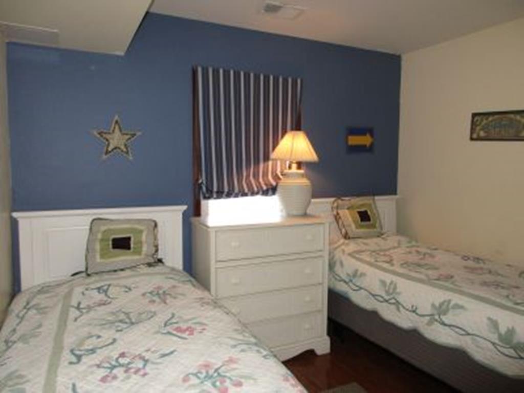 4400 Beach - Picture 