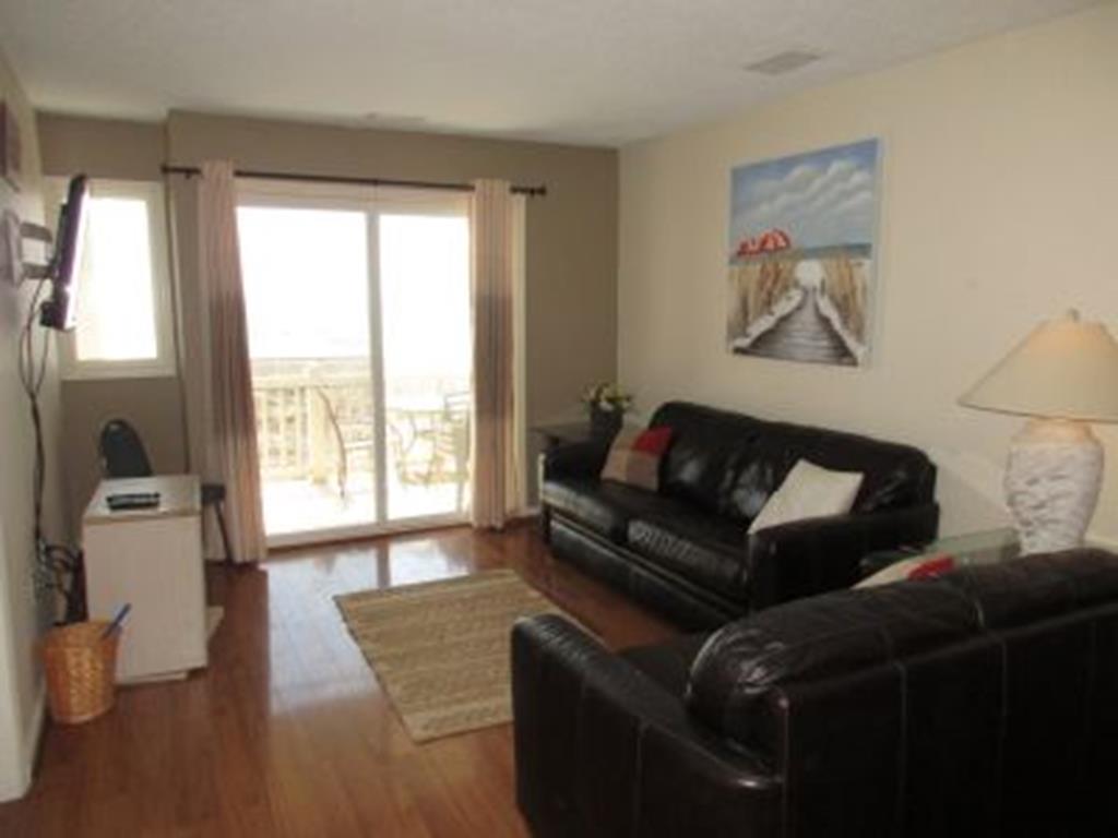 4400 Beach - Picture 