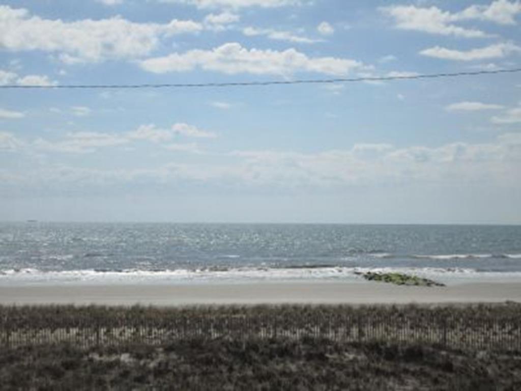 4400 Beach - Picture 