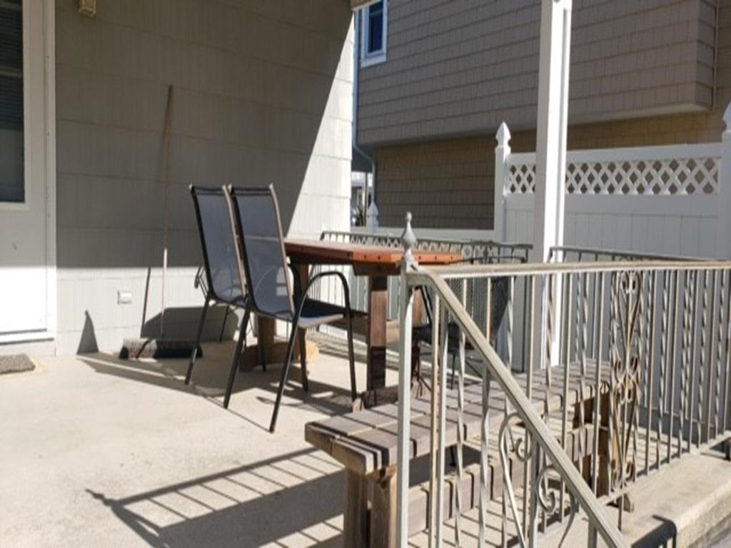 14 71st St - Picture 
