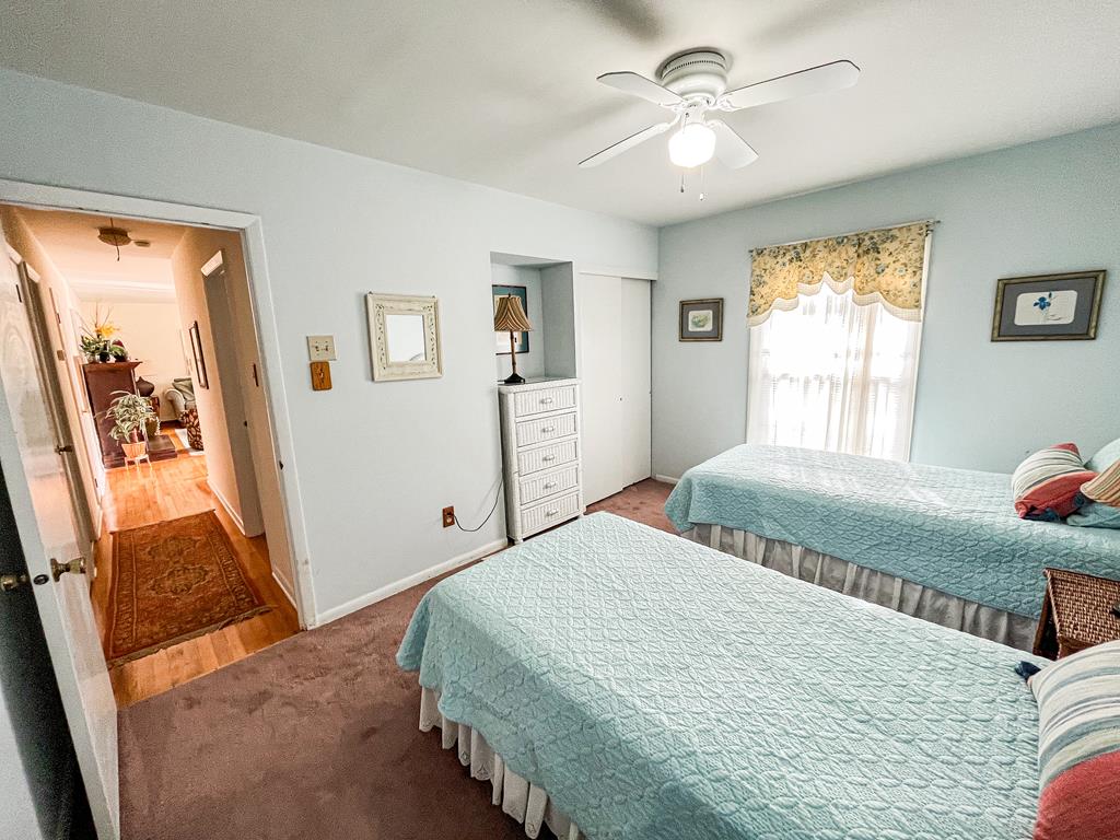 547 Sunset Blvd | Photo 17