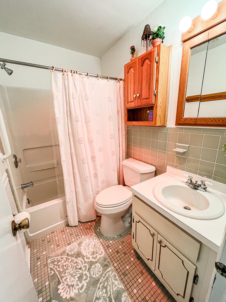 547 Sunset Blvd | Photo 21