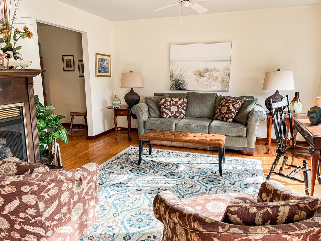 547 Sunset Blvd | Photo 6