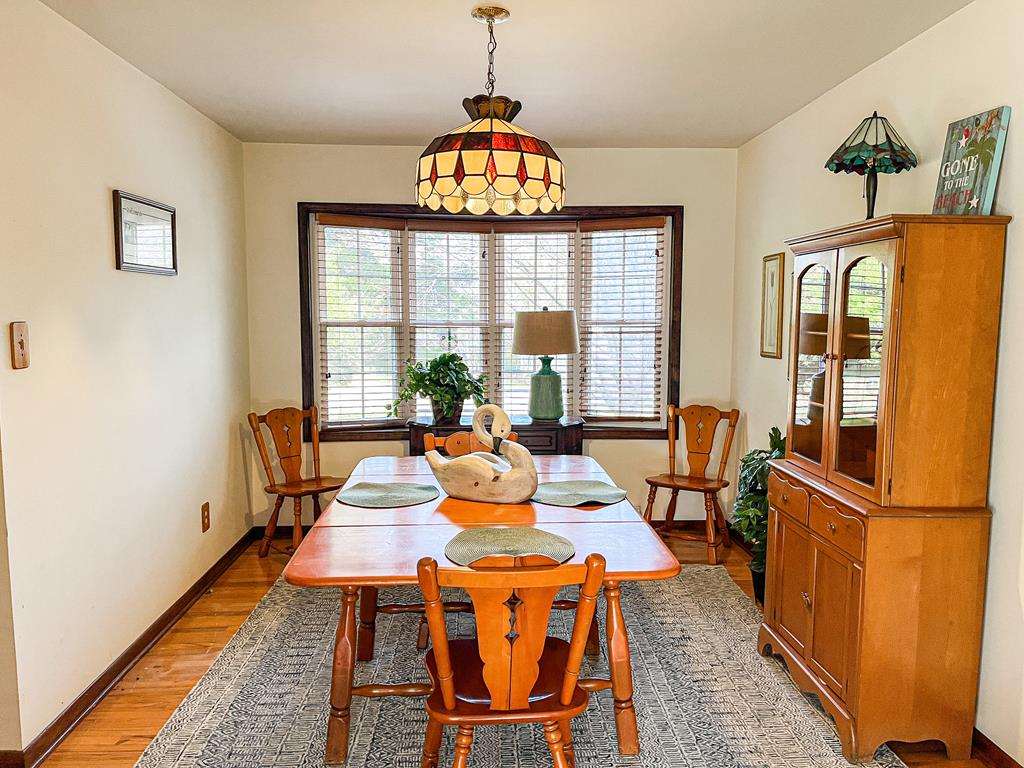 547 Sunset Blvd | Photo 9