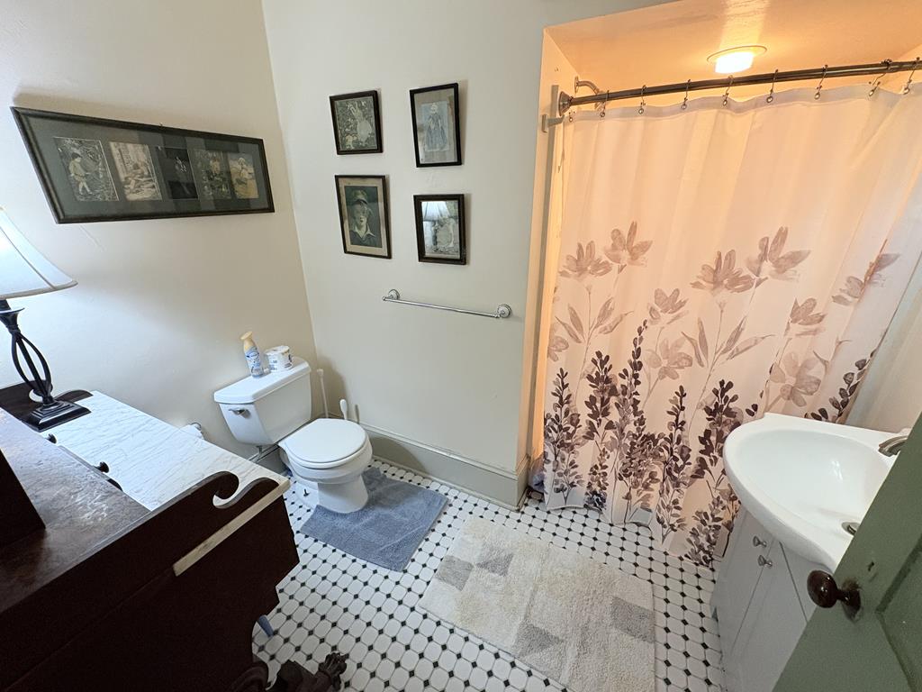 652 Hughes St | Photo 16