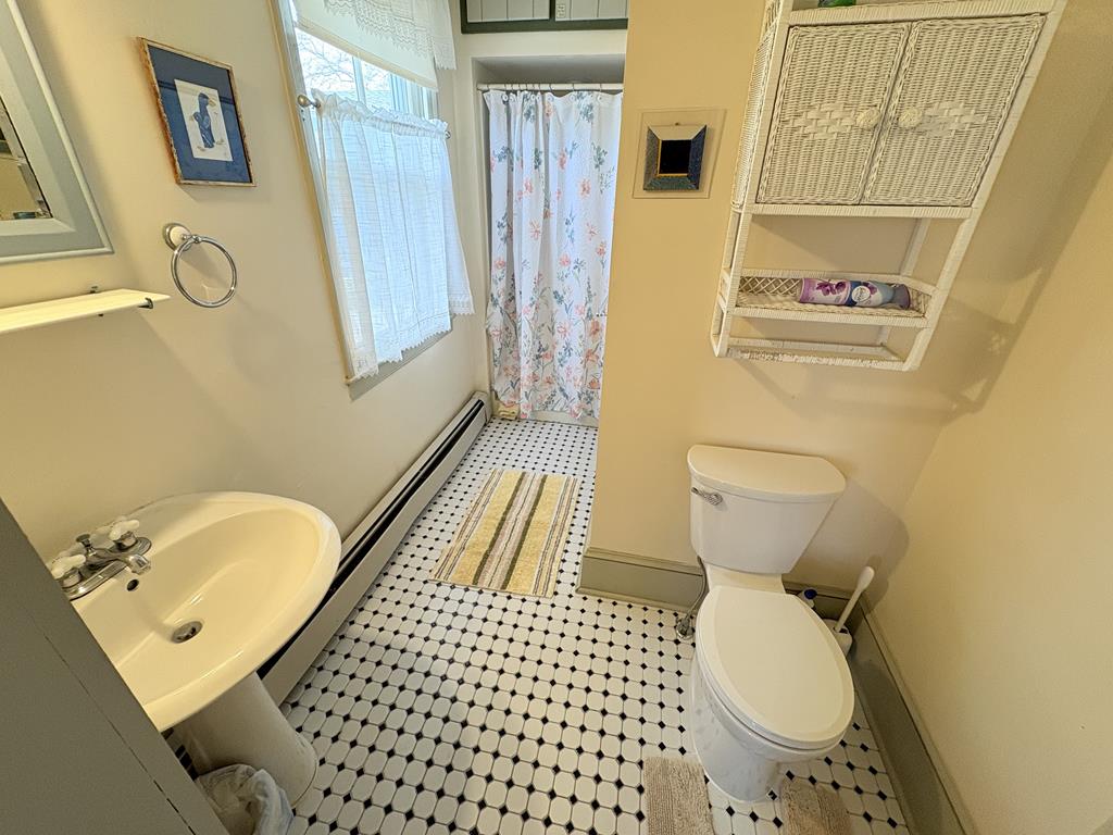 652 Hughes St | Photo 23