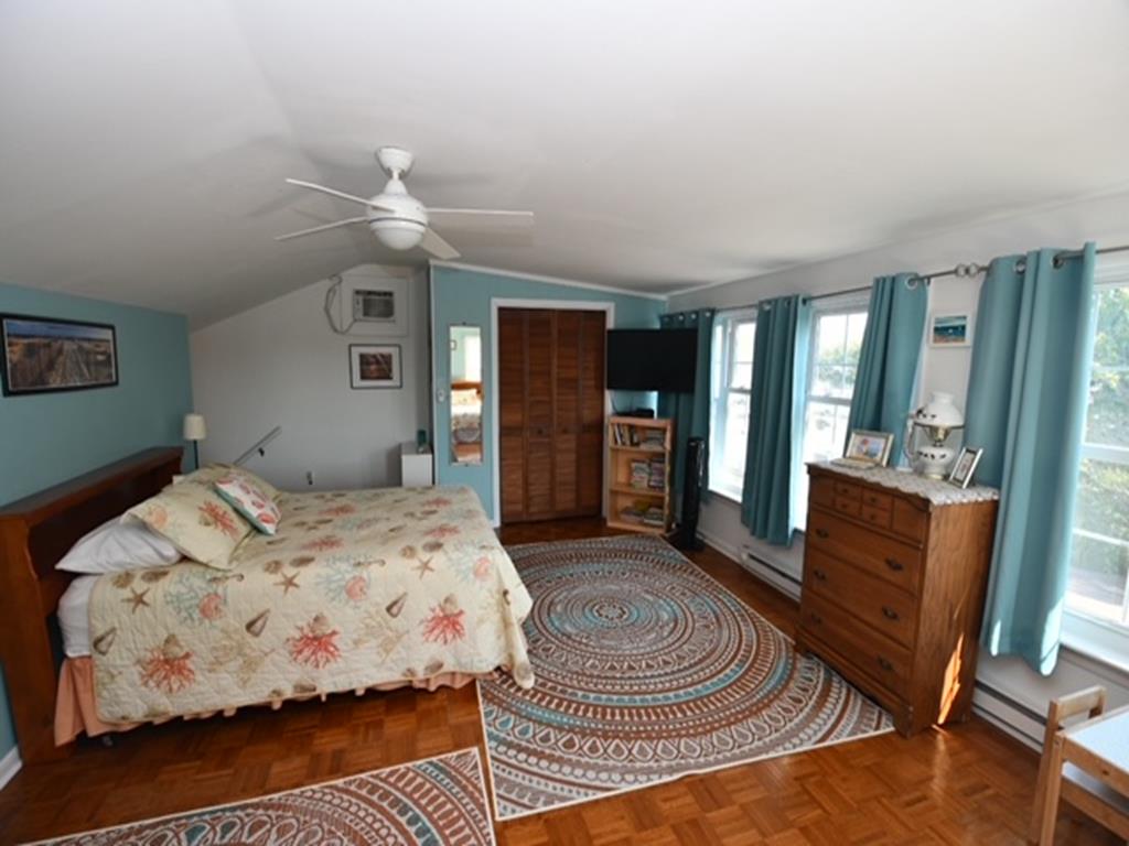 The Gathering Place, Close to Beach and Town | Photo 14