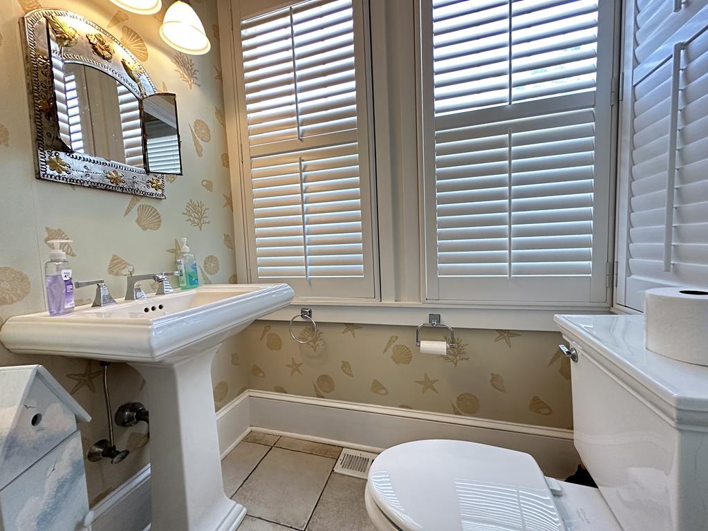 Seaside Splendor Close to The Beach | Photo 12