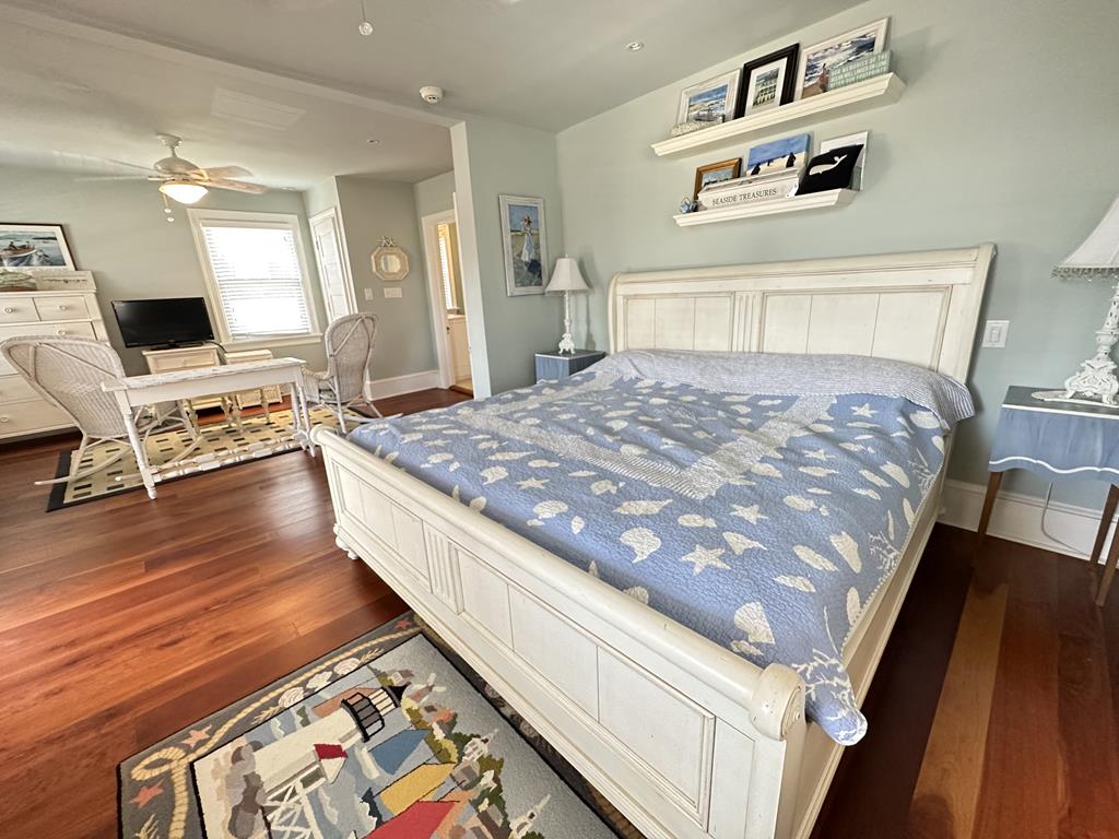 Seaside Splendor Close to The Beach | Photo 23