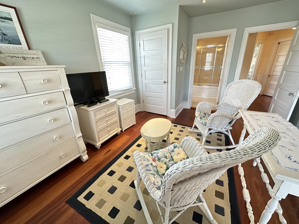 Seaside Splendor Close to The Beach | Photo 24