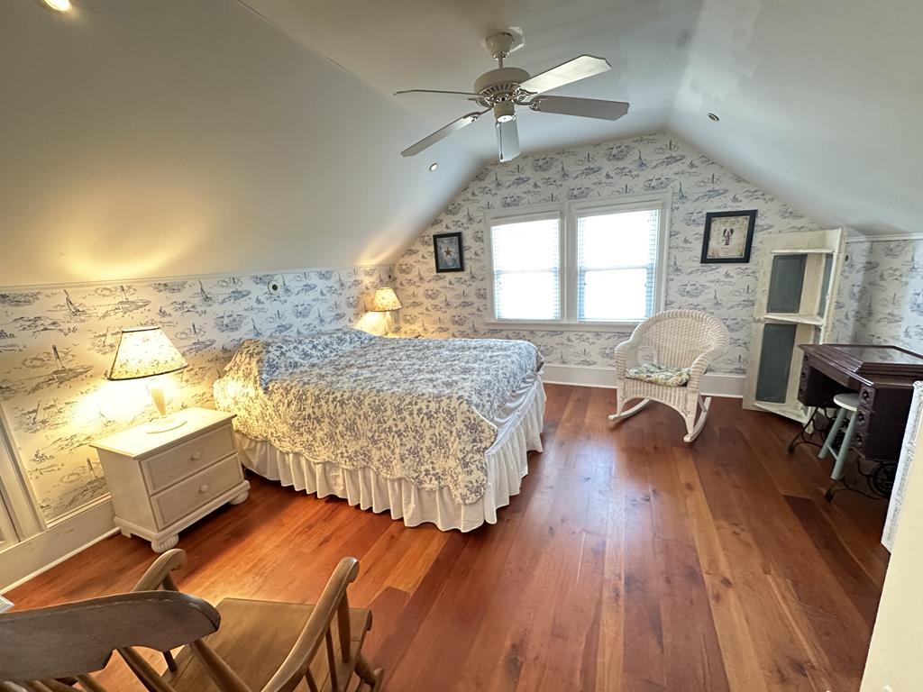 Seaside Splendor Close to The Beach | Photo 28