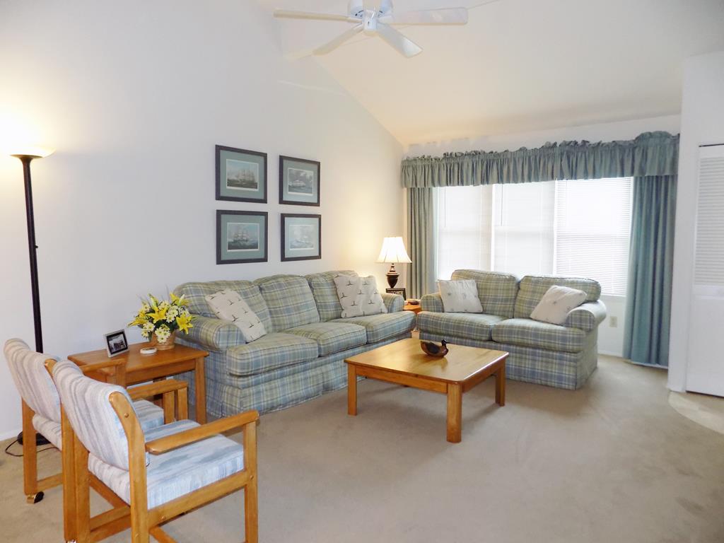 CUTE QUAD NEAR THE HARBOR | Photo 4