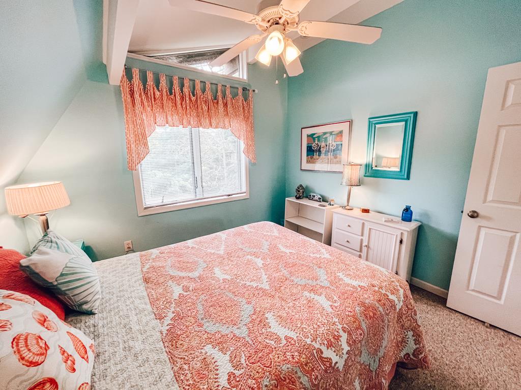 Lily Pad Lake Views | Photo 20