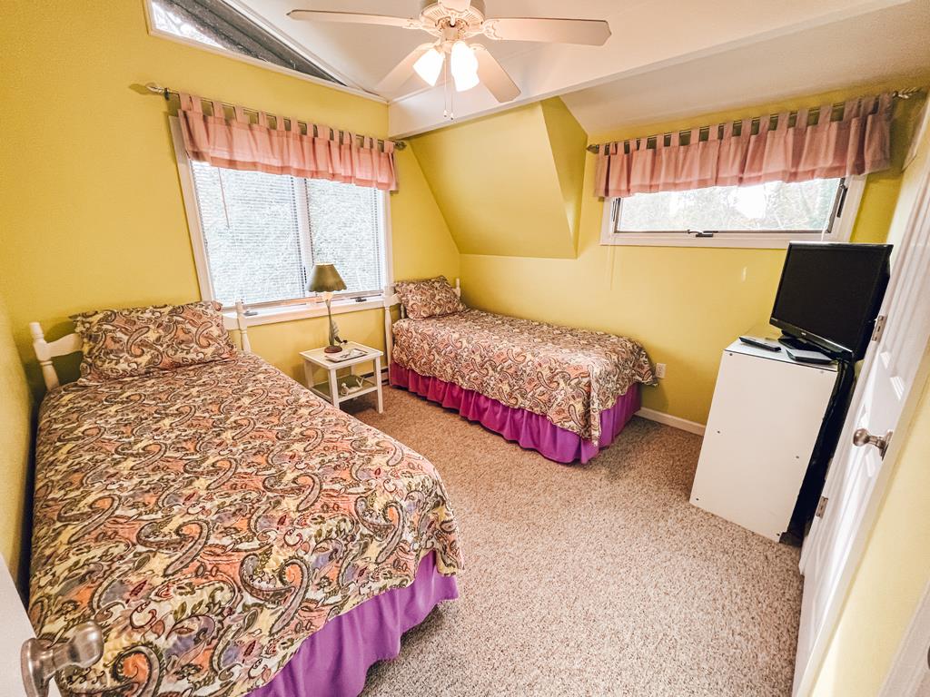 Lily Pad Lake Views | Photo 22