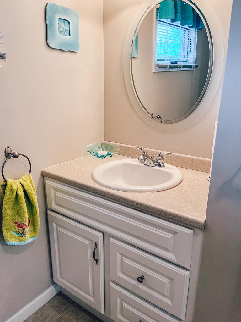 Lily Pad Lake Views | Photo 24