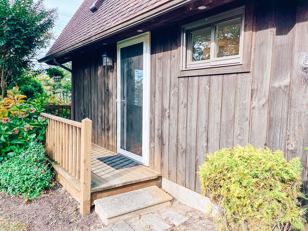 Lily Pad Lake Views | Photo 26