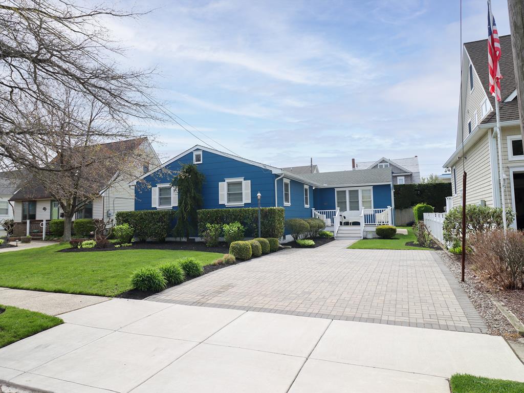 Comfortable Beach Home/Two Blocks from Beach | Photo 3