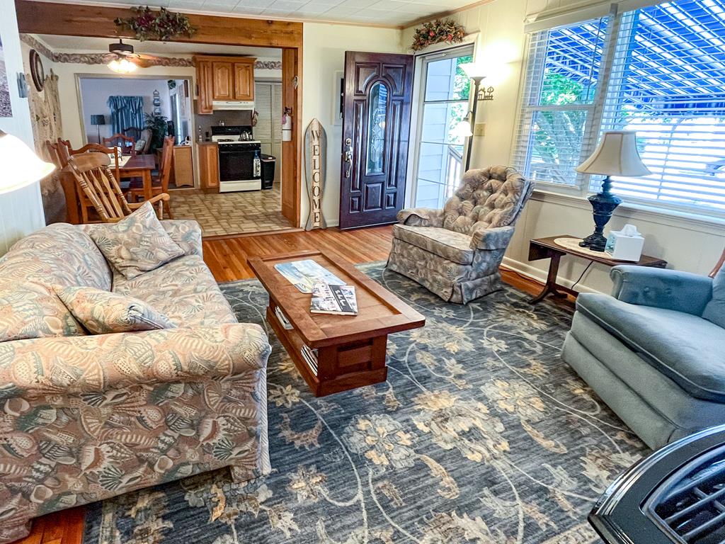 948 Sewell Avenue | Photo 7