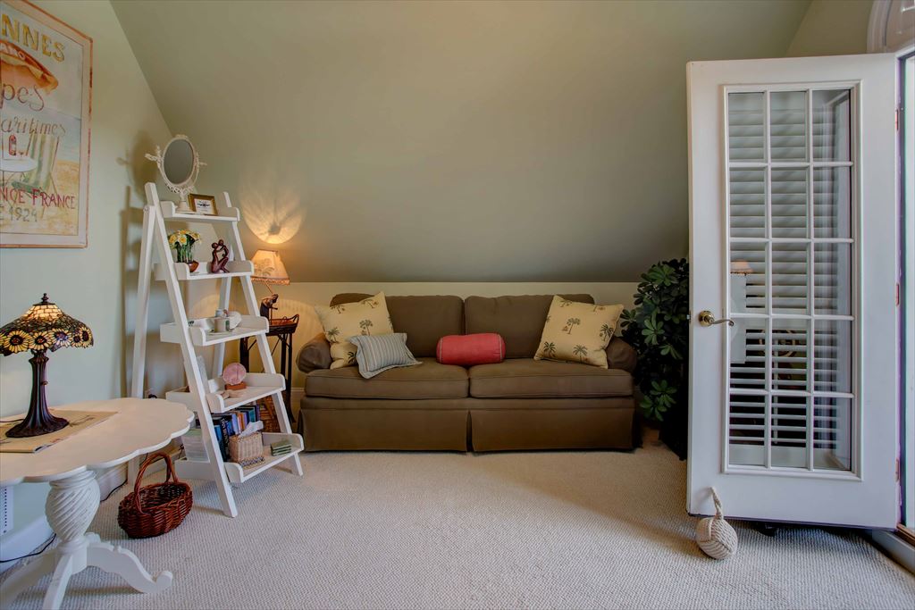 Second floor master with queen sleeper sofa