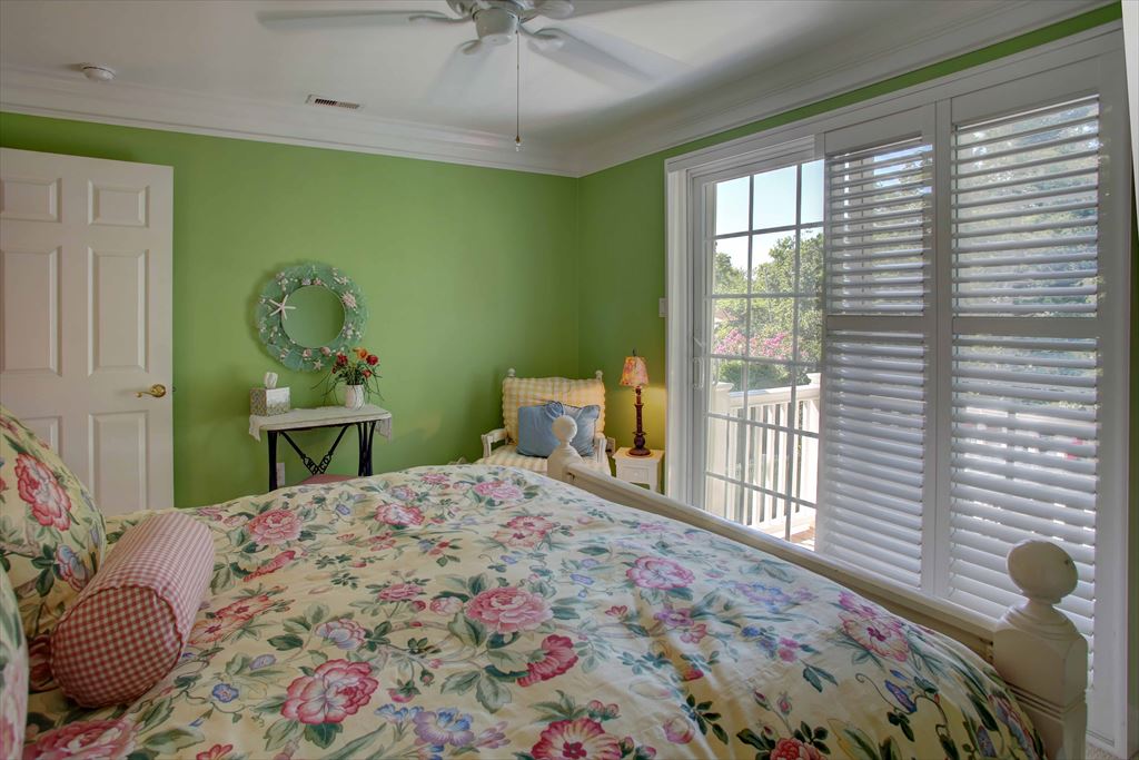 Another view of second floor queen with balcony