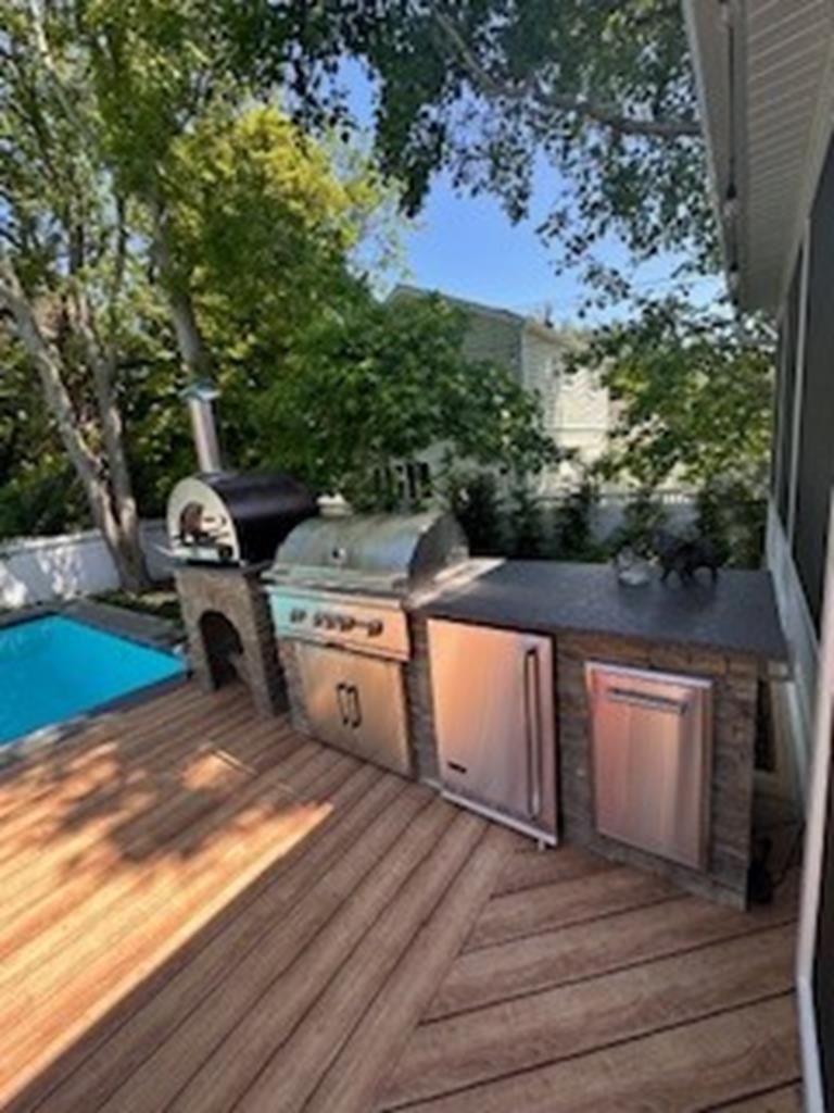 Three Blocks to Beach 